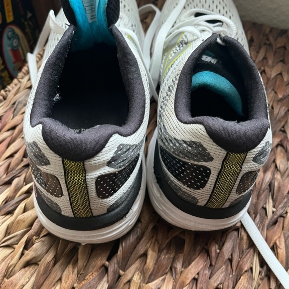 New Balance Women’s 680 v6 White and Yellow Sneakers Size 11 EUC Running Gym - Picture 7 of 7